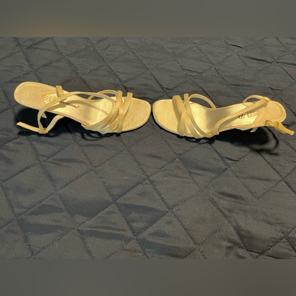 Women’s Penmans shimmering off white strap kitten heel shoes. - Picture 4 of 12